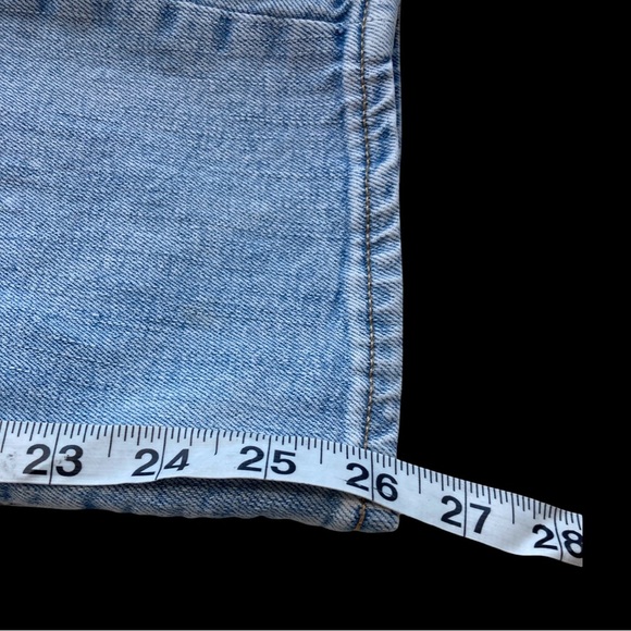 Old Navy Boyfriend Jeans | Size 12 | Light Wash | Relaxed Straight Leg - Picture 7 of 10